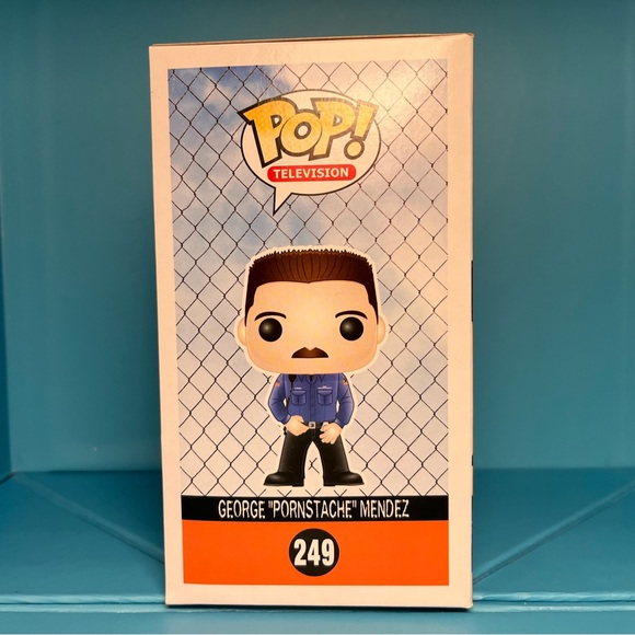 Funko Pop! Television - Orange is the New Black - 249 George “Pornstache” Mendez - Picture 2 of 5